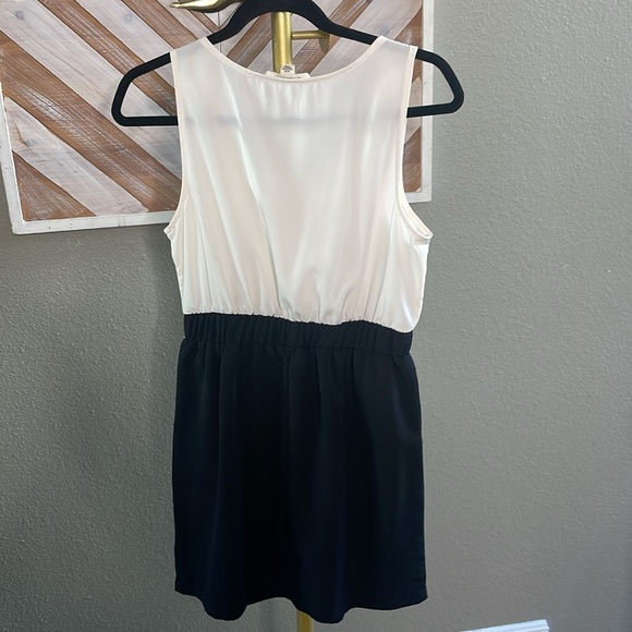 Forever 21 cream and black dress size medium - Picture 5 of 5